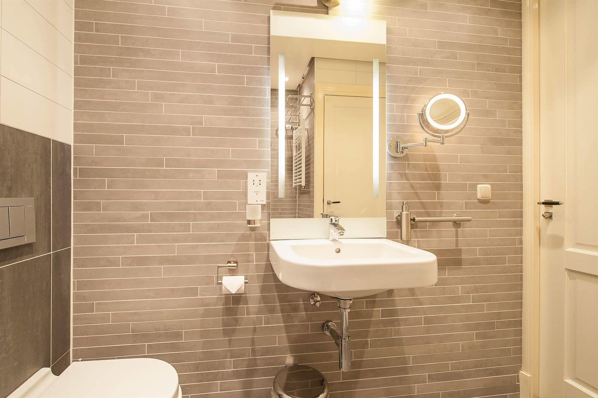 Short Stay Group Dapper Market Serviced Apartments Amsterdam Exterior photo